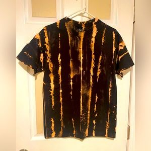 21) NEW Tie-dye black t-shirt